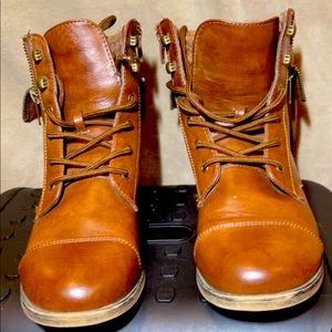 barely worn and clean , mudd-8.5